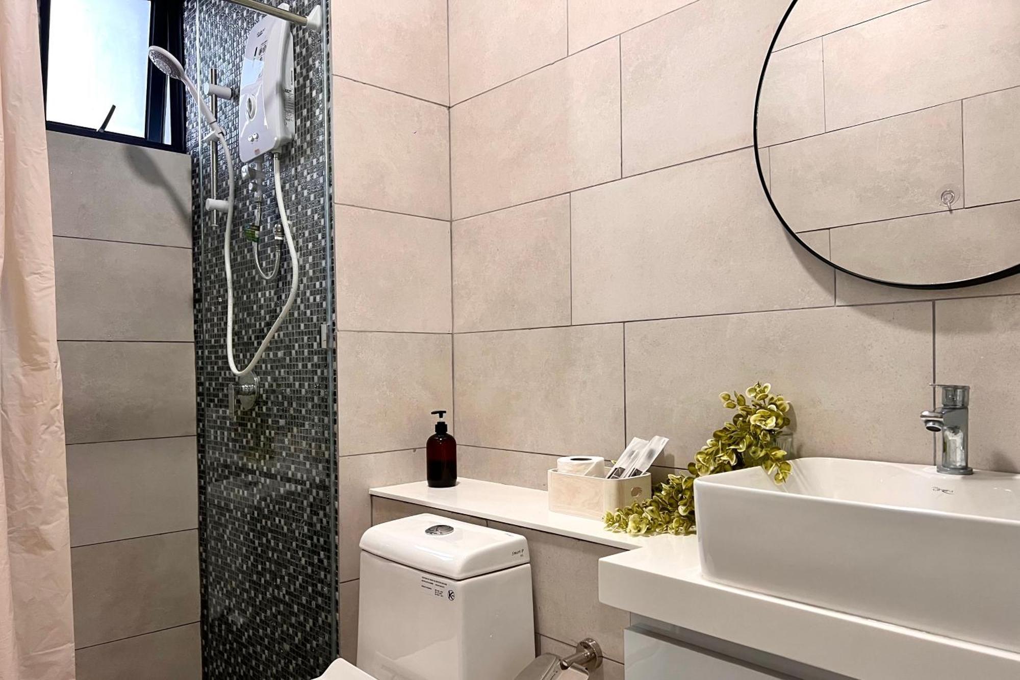 The Shore Executive Suites By Ys Luxury Кота Кинабалу Екстериор снимка