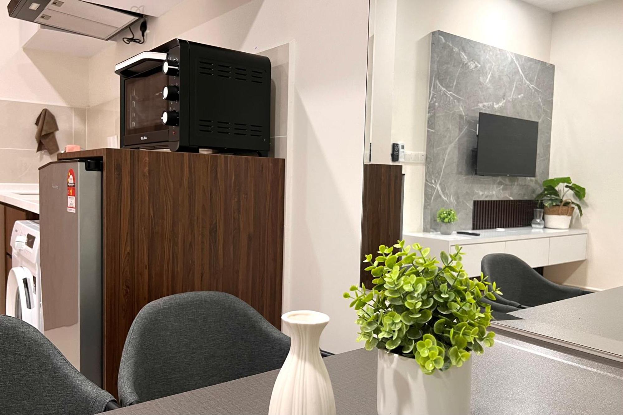 The Shore Executive Suites By Ys Luxury Кота Кинабалу Екстериор снимка