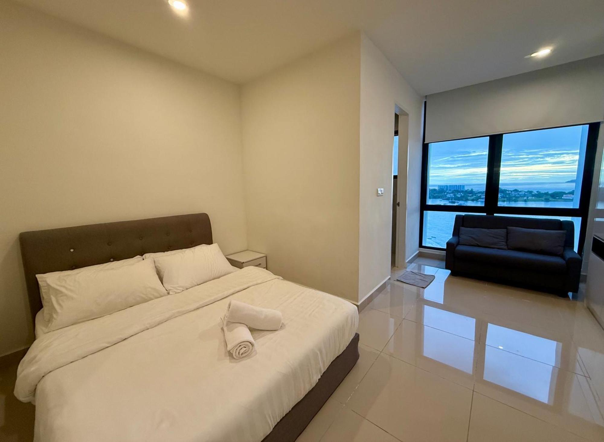 The Shore Executive Suites By Ys Luxury Кота Кинабалу Екстериор снимка
