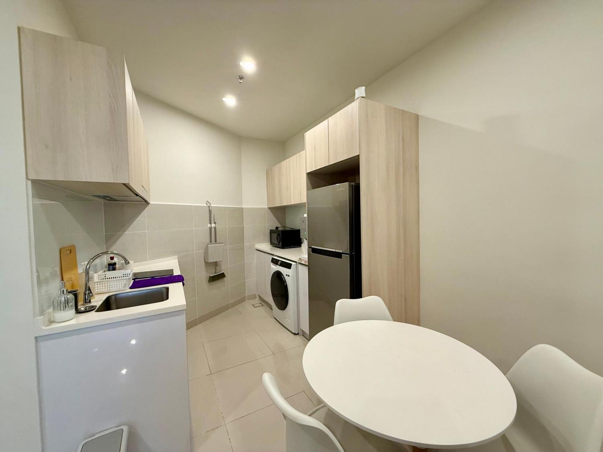 The Shore Executive Suites By Ys Luxury Кота Кинабалу Екстериор снимка