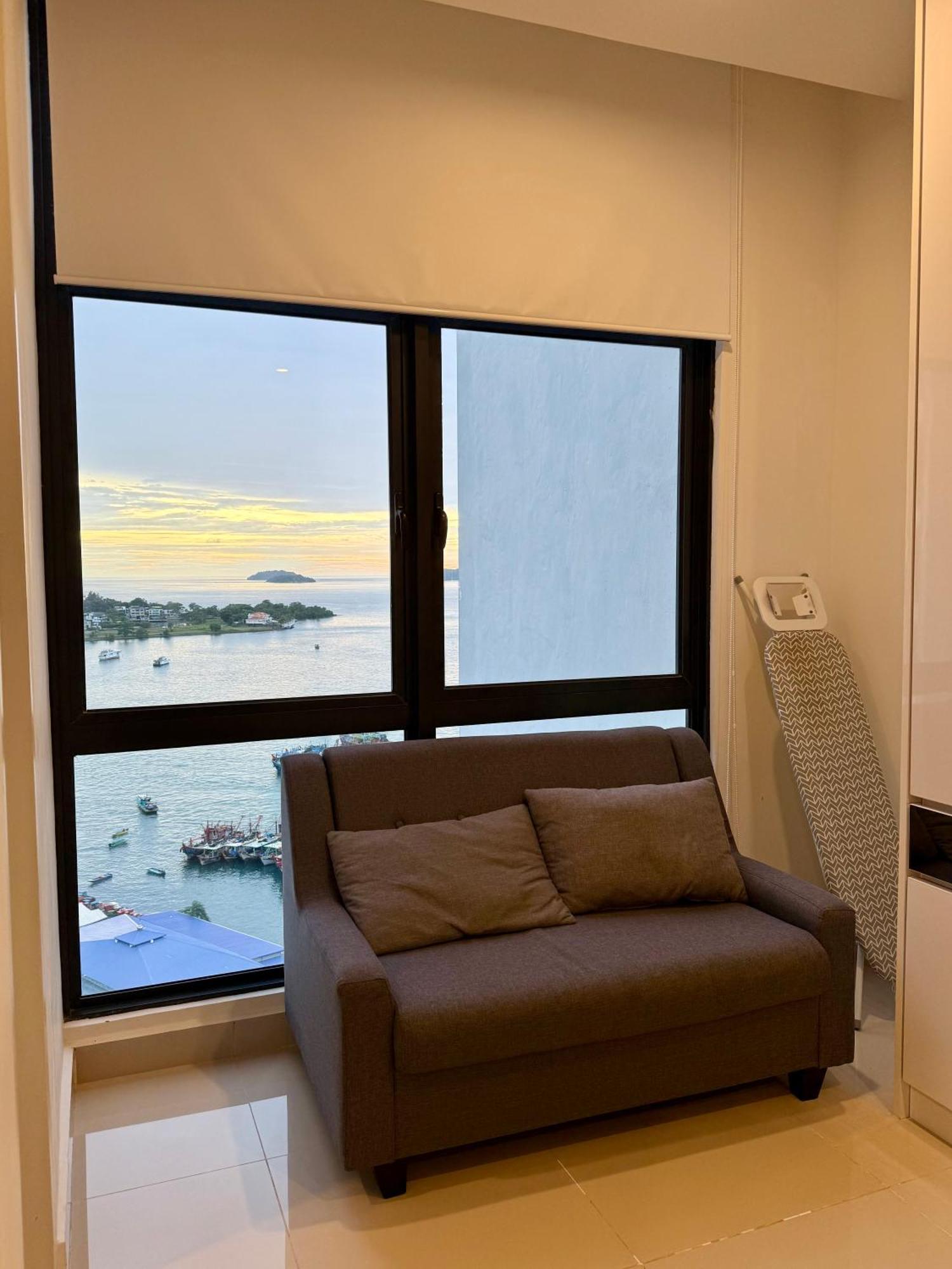 The Shore Executive Suites By Ys Luxury Кота Кинабалу Екстериор снимка
