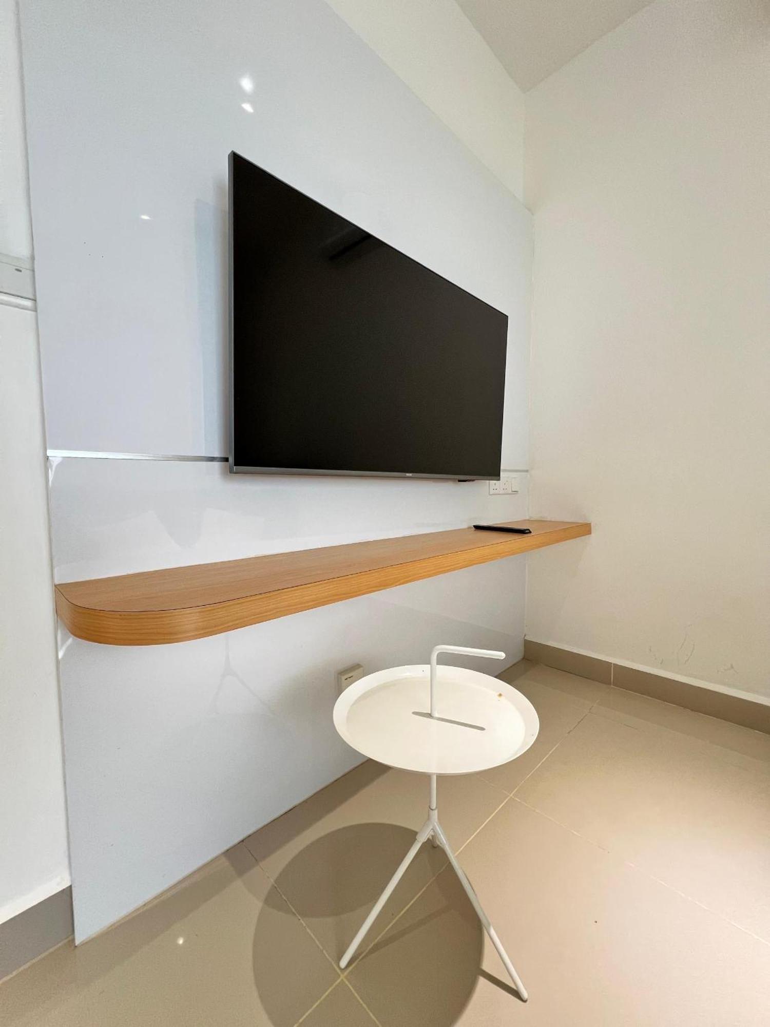 The Shore Executive Suites By Ys Luxury Кота Кинабалу Екстериор снимка