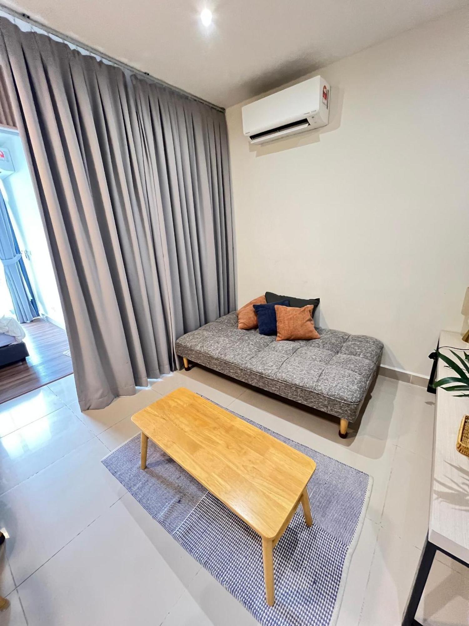 The Shore Executive Suites By Ys Luxury Кота Кинабалу Екстериор снимка
