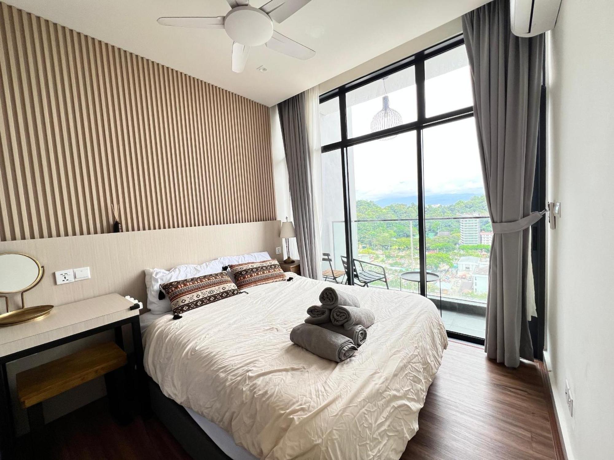 The Shore Executive Suites By Ys Luxury Кота Кинабалу Екстериор снимка